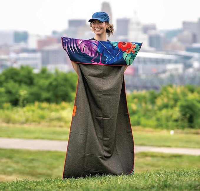 Sprints Athletic Running Towel, Full-Sized, Car Seat Cover - Moisture Wicking (Flamingos)