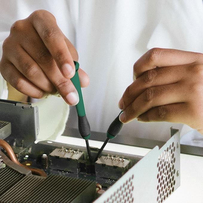 CARTMAN 152-Piece Basic Household Hand Tool Set,with Toolbox Storage Case, All Purpose Home Tool Kit Includes Essential Tools for Office College Repairs Green